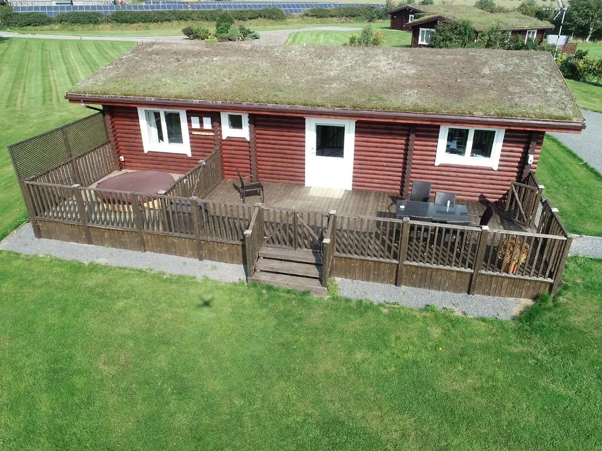Teal Lodge - Nordic Log Cabin With Private Hot Tub Selby